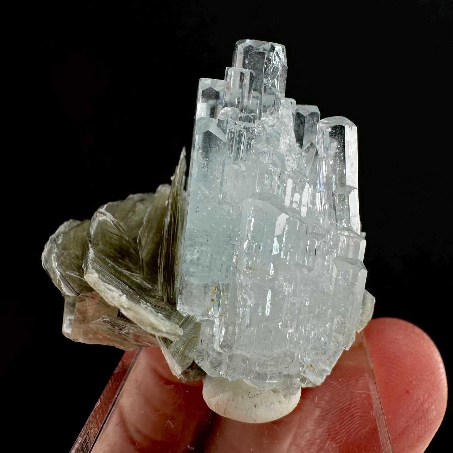 Aquamarine with Muscovite (Pakistan) | terminated Aquamarine, raw Aquamarine, natural Aquamarine crystal, aquamarine specimen