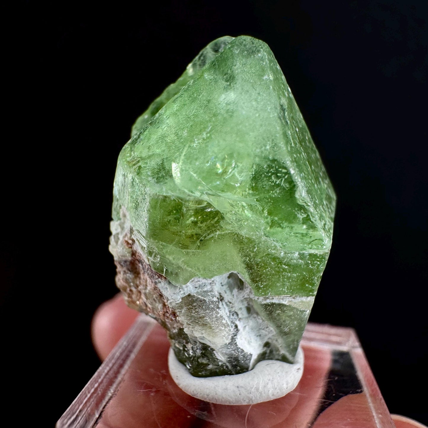 Naturally terminated peridot crystal (Pakistan) | raw peridot, natural peridot, peridot crystal, peridot point