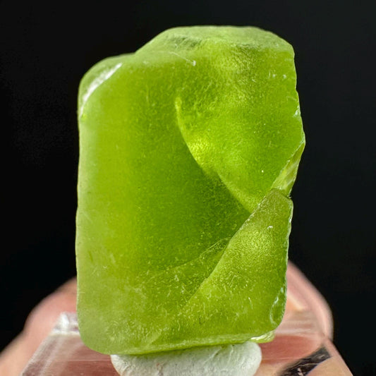 Peridot (Pakistan) | naturally terminated peridot crystal, mineral specimen