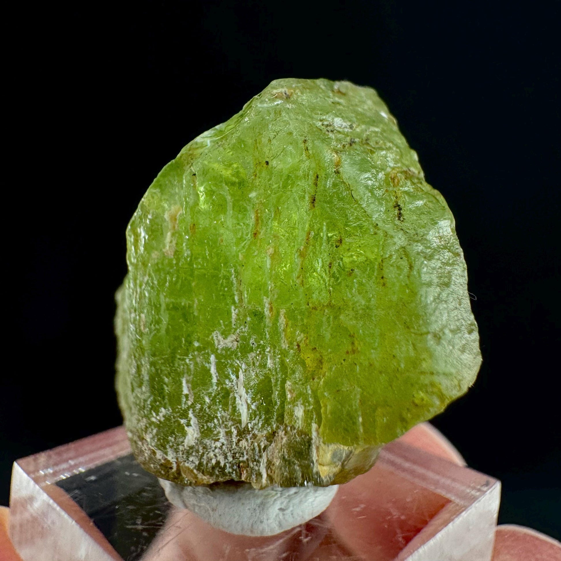 Peridot (Pakistan) | naturally terminated peridot crystal, mineral specimen