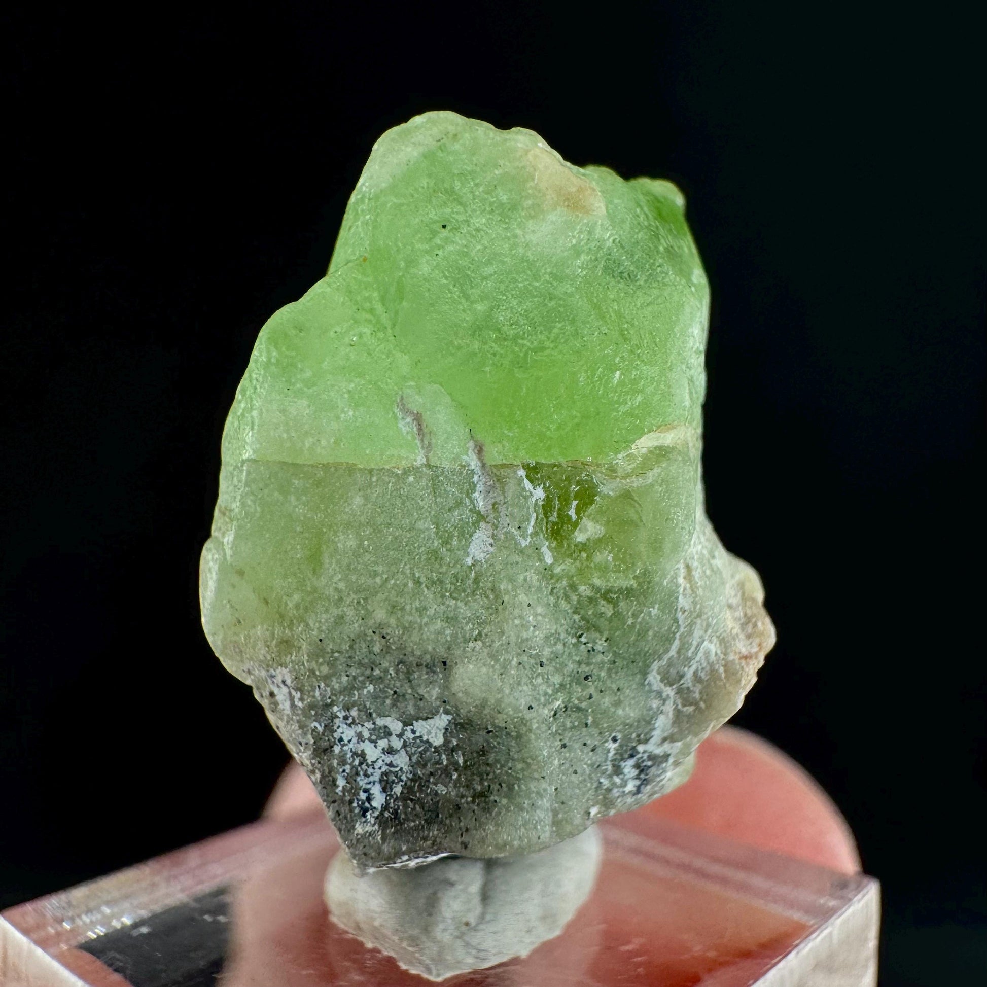Peridot (Pakistan) | naturally terminated peridot crystal, mineral specimen