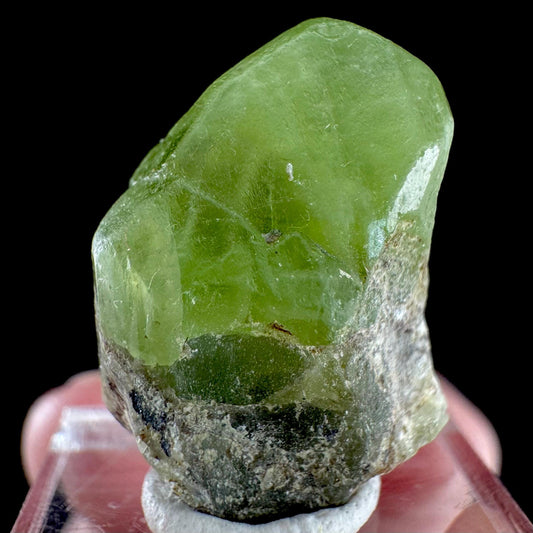 Peridot (Pakistan) | naturally terminated peridot crystal, mineral specimen