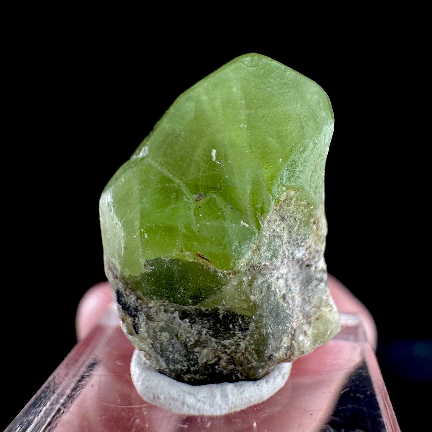 Peridot (Pakistan) | naturally terminated peridot crystal, mineral specimen