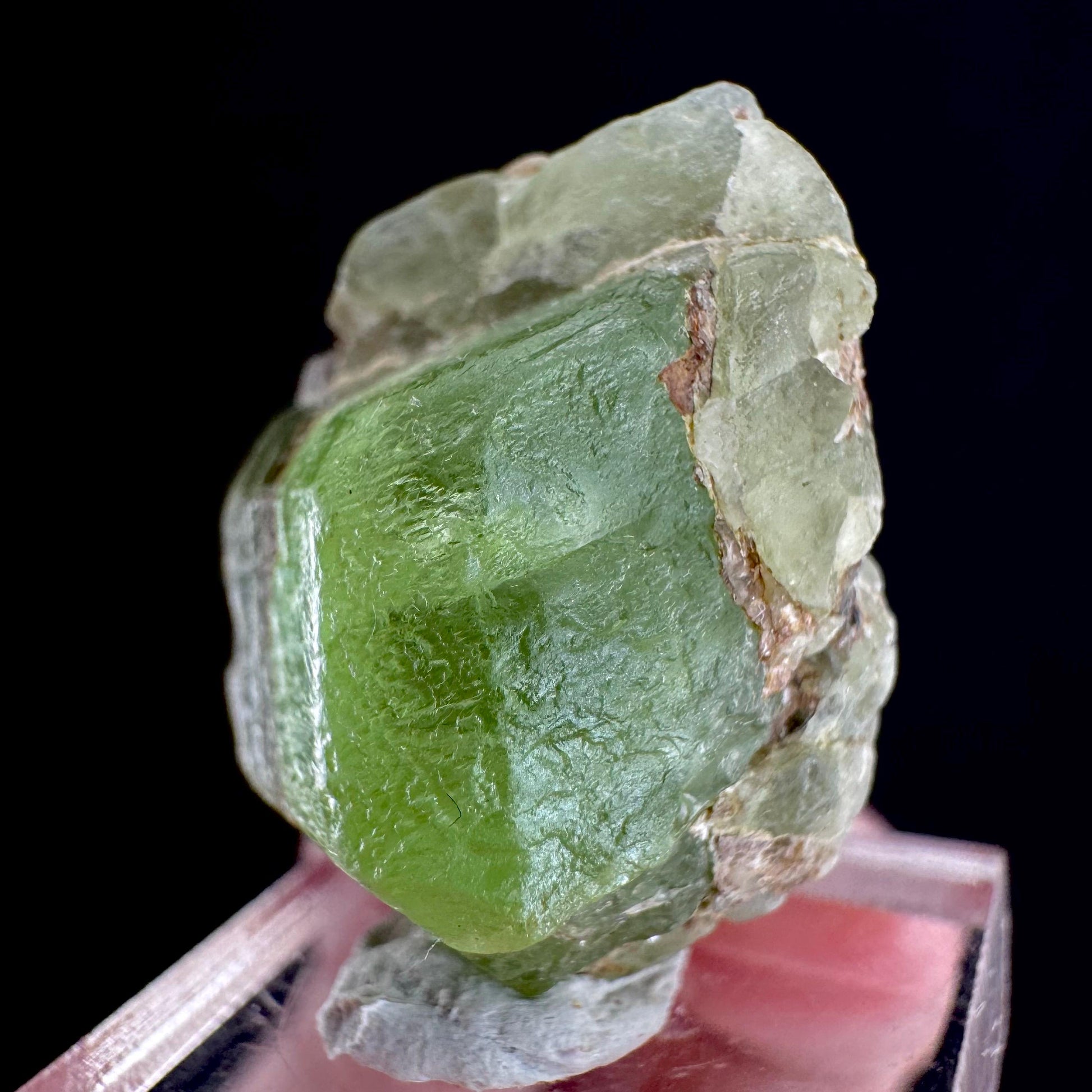 Peridot (Pakistan) | naturally terminated peridot crystal, mineral specimen