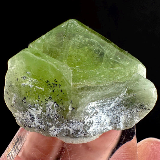 Peridot (Pakistan) | naturally terminated peridot crystal, mineral specimen