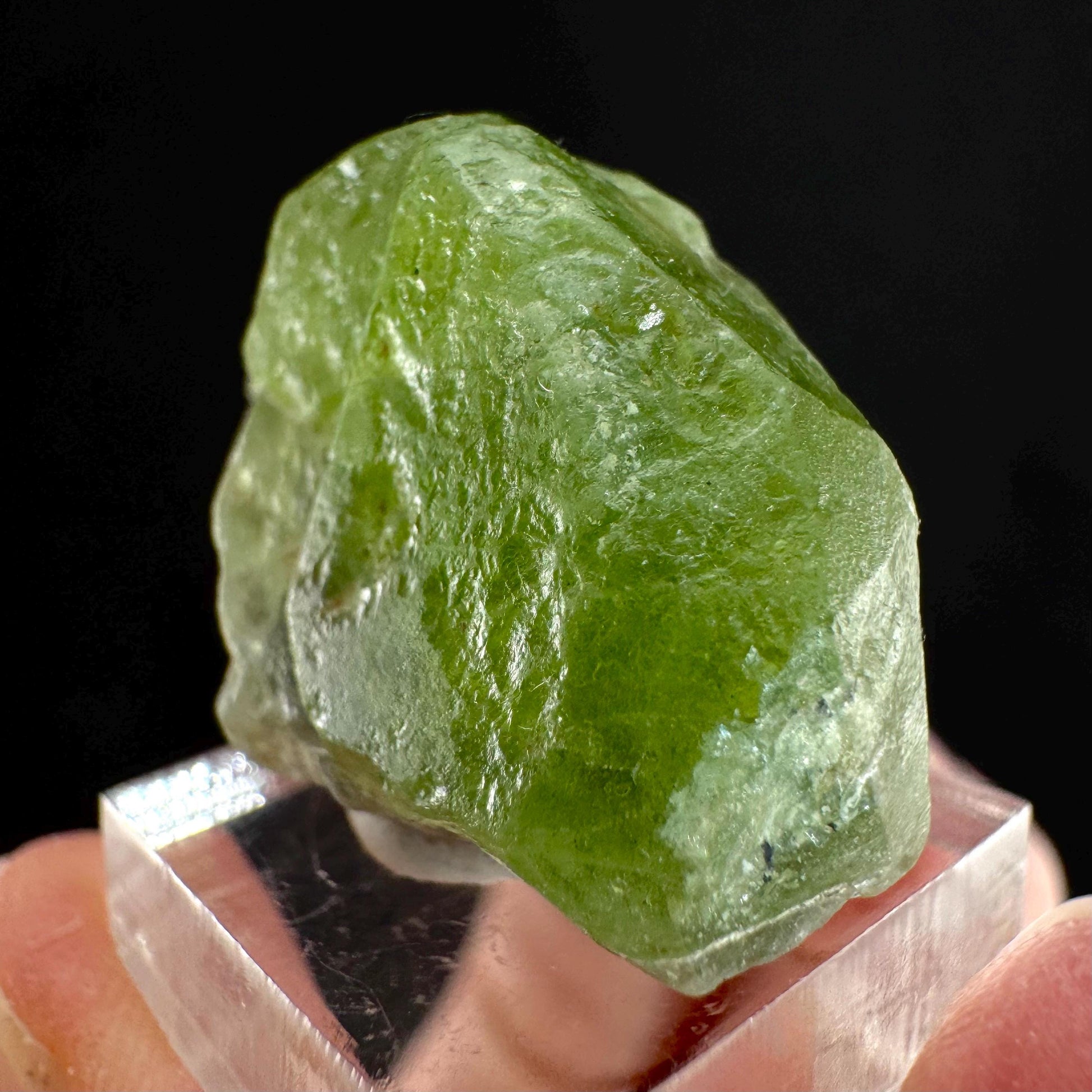 Peridot (Pakistan) | naturally terminated peridot crystal, mineral specimen