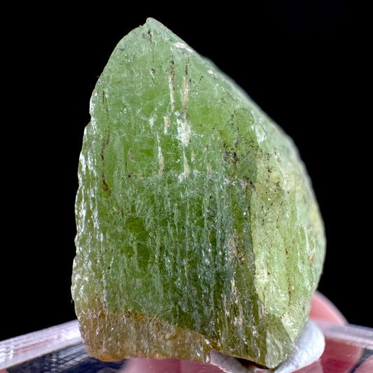 Peridot (Pakistan) | naturally terminated peridot crystal, mineral specimen