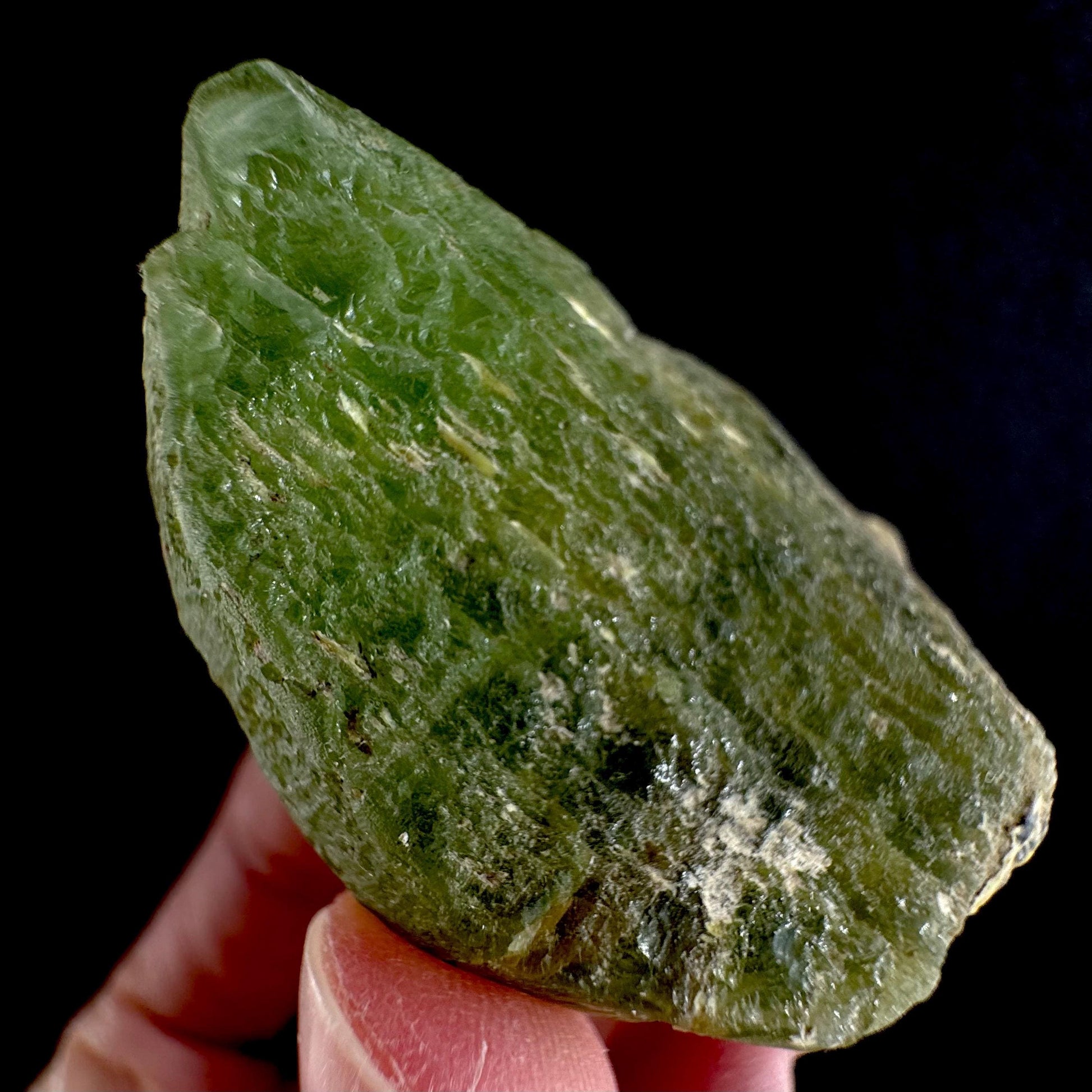 Peridot (Pakistan) | naturally terminated peridot crystal, mineral specimen
