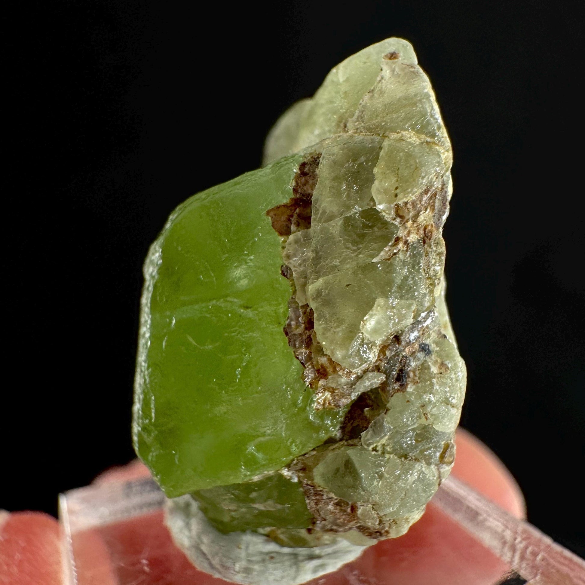 Peridot (Pakistan) | naturally terminated peridot crystal, mineral specimen
