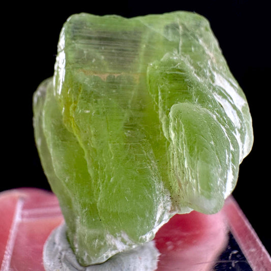Peridot (Pakistan) | naturally terminated peridot crystal, mineral specimen