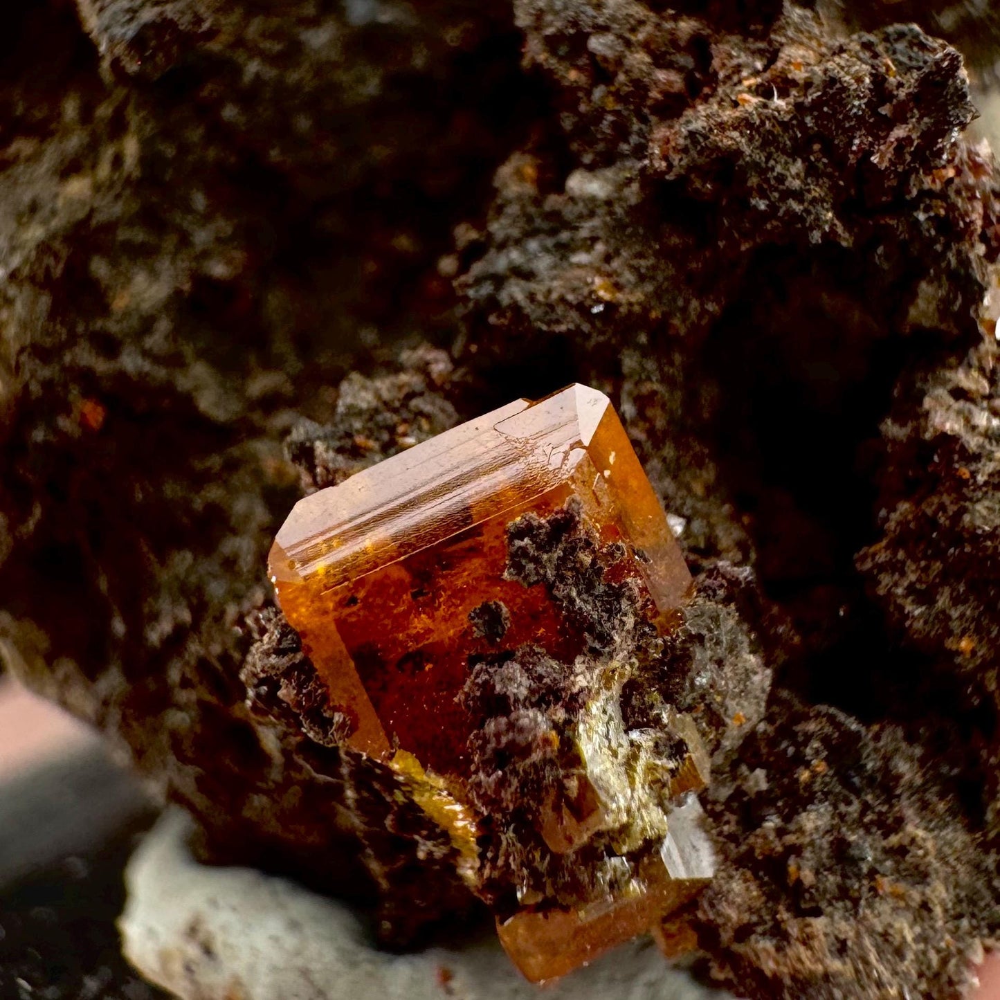 Wulfenite (Arizona, USA) | orange wulfenite crystal, mineral specimen