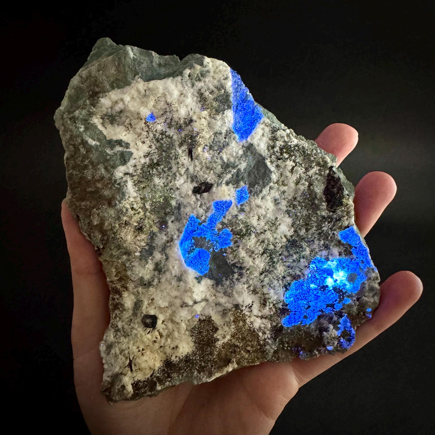 Benitoite with Joaquinite & Neptunite (California, USA) | UV reactive benitoite crystal, rare mineral specimen