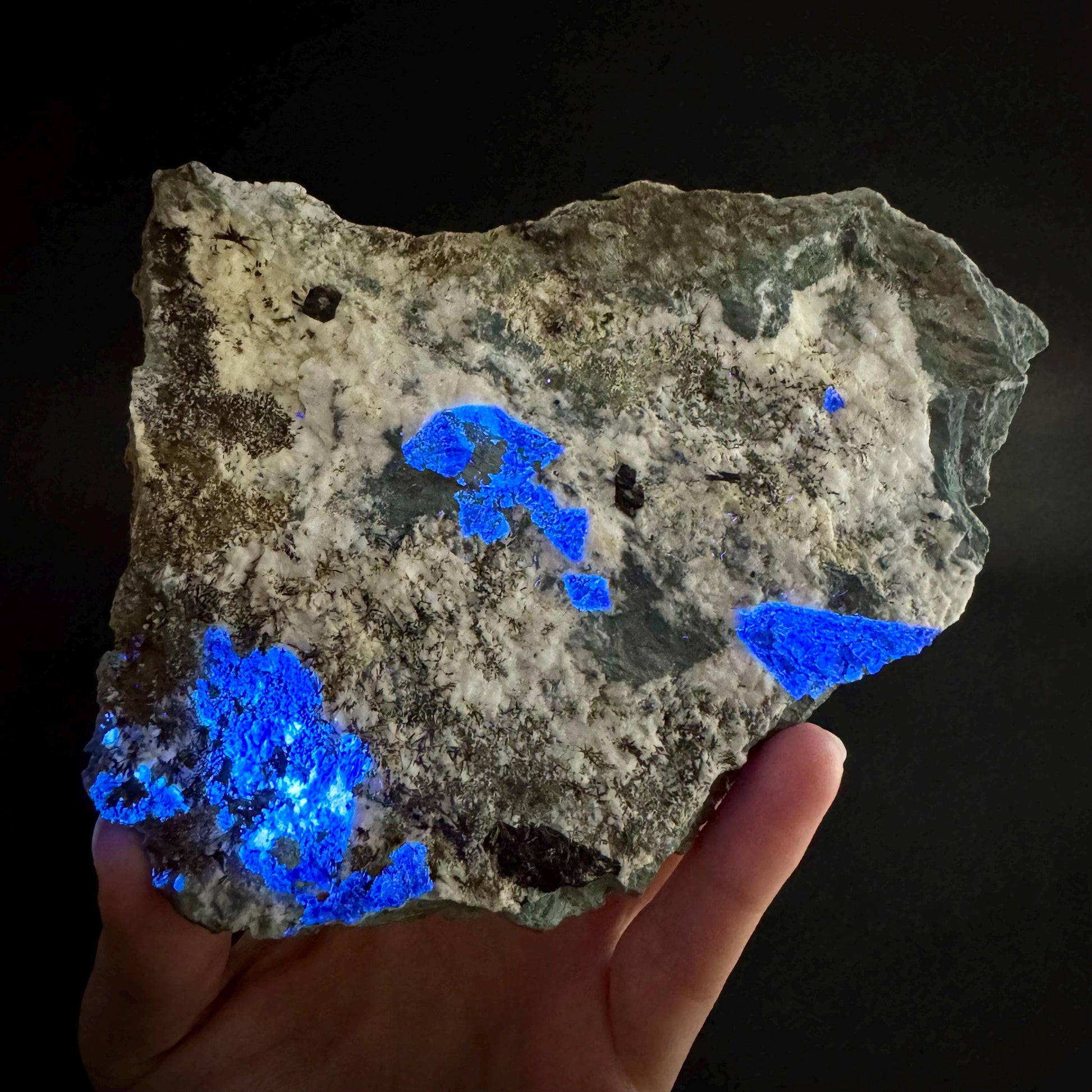 Benitoite with Joaquinite & Neptunite (California, USA) | UV reactive benitoite crystal, rare mineral specimen