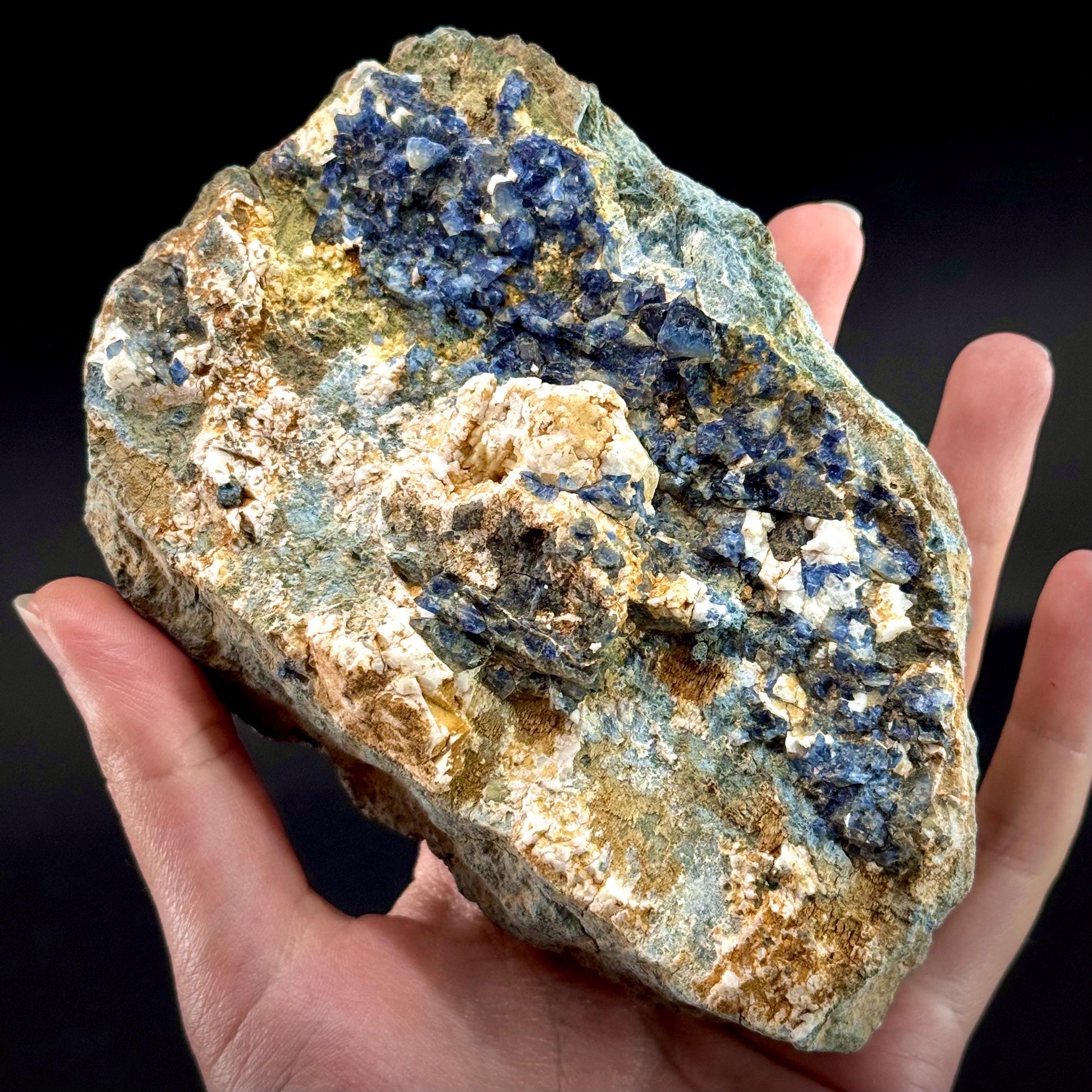 Benitoite with Neptunite on Natrolite (California, USA) | UV reactive benitoite crystal, rare mineral specimen