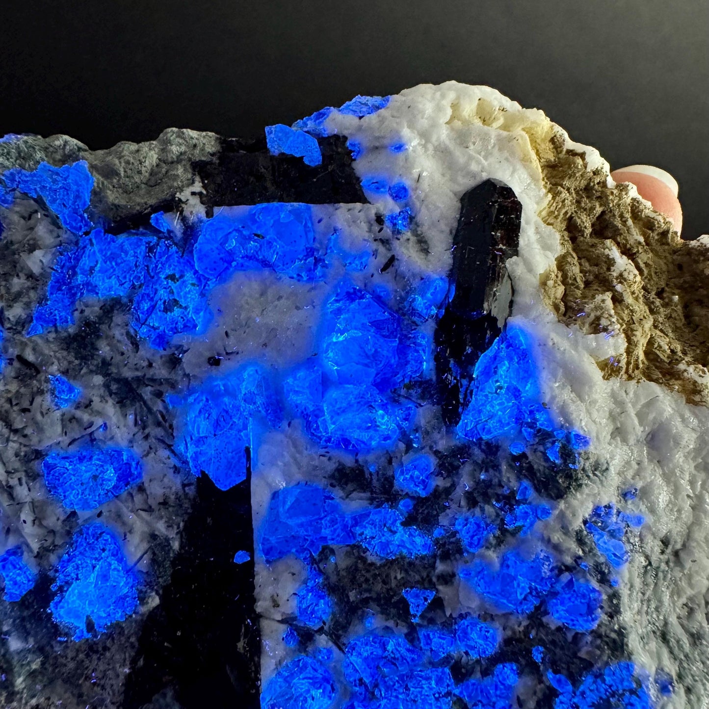 Benitoite with Joaquinite & Neptunite (California, USA) | UV reactive benitoite crystal, rare mineral specimen