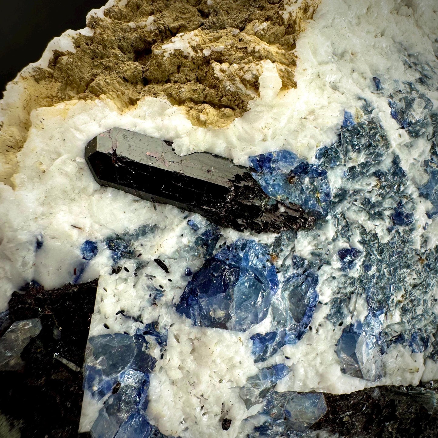 Benitoite with Joaquinite & Neptunite (California, USA) | UV reactive benitoite crystal, rare mineral specimen
