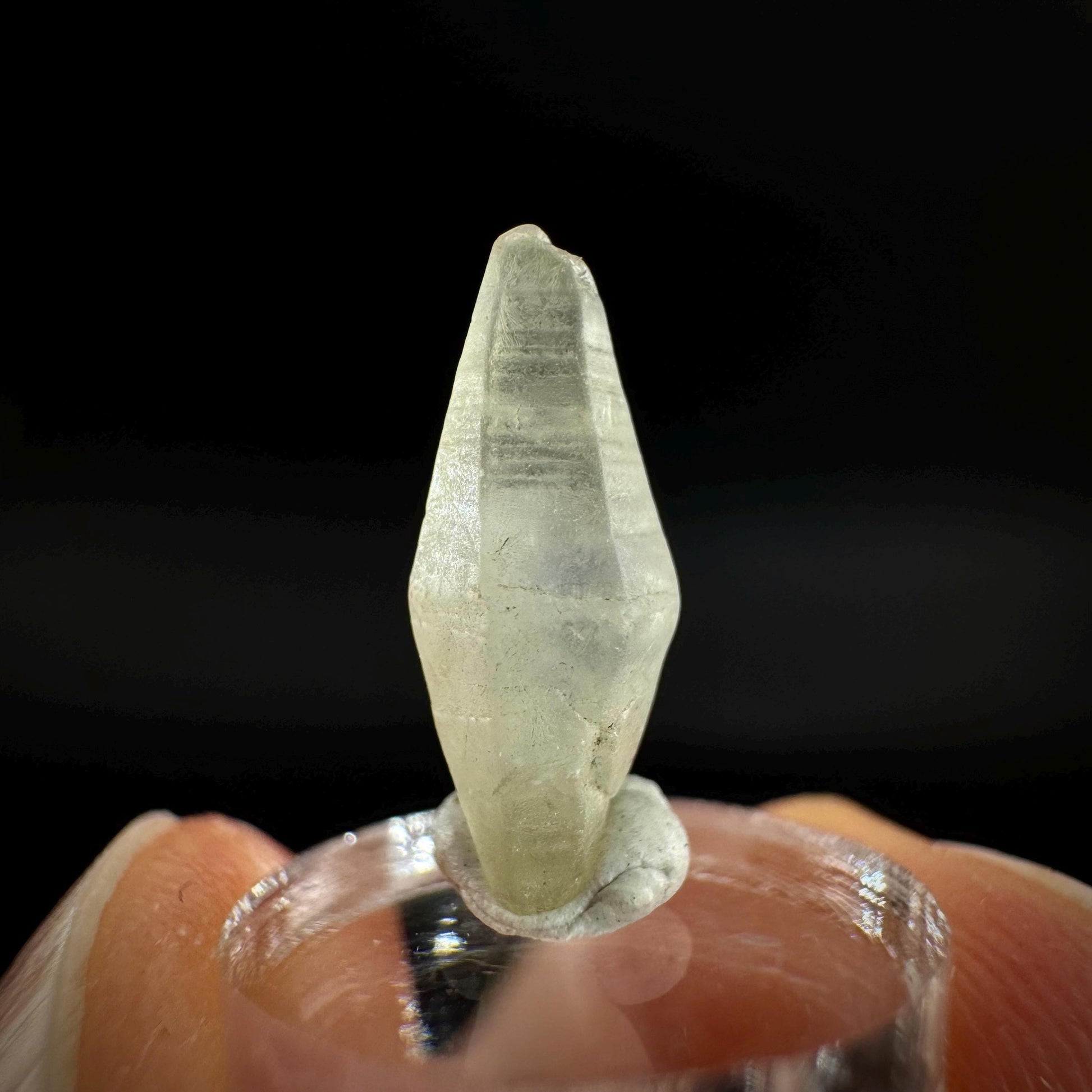 Ceylon Sapphire | natural uncut raw sapphire crystal, mineral specimen from Sri Lanka