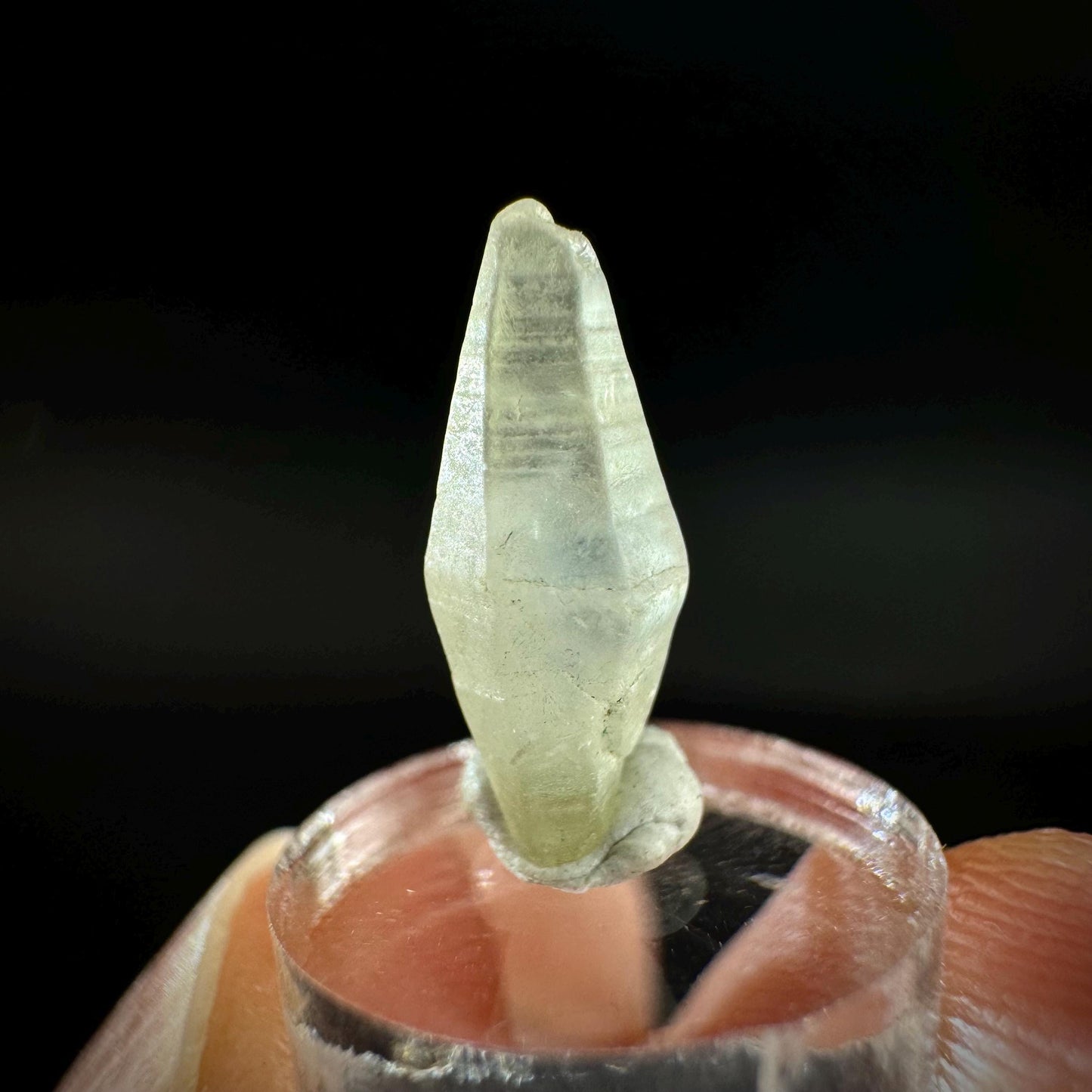 Ceylon Sapphire | natural uncut raw sapphire crystal, mineral specimen from Sri Lanka
