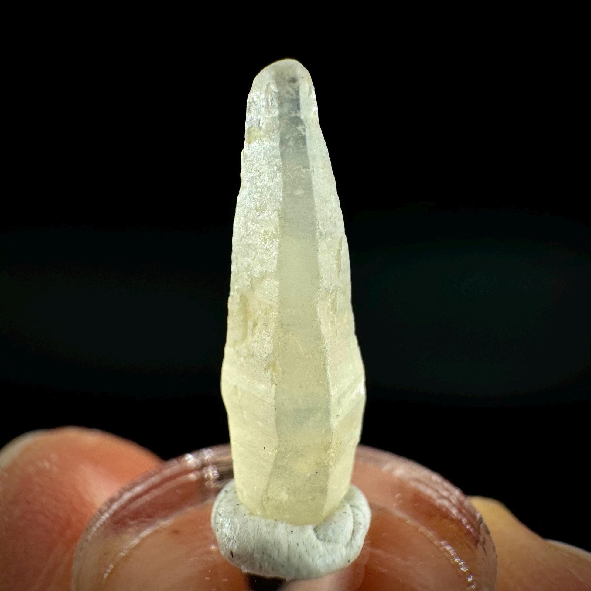 Ceylon Sapphire | natural uncut raw sapphire crystal, mineral specimen from Sri Lanka