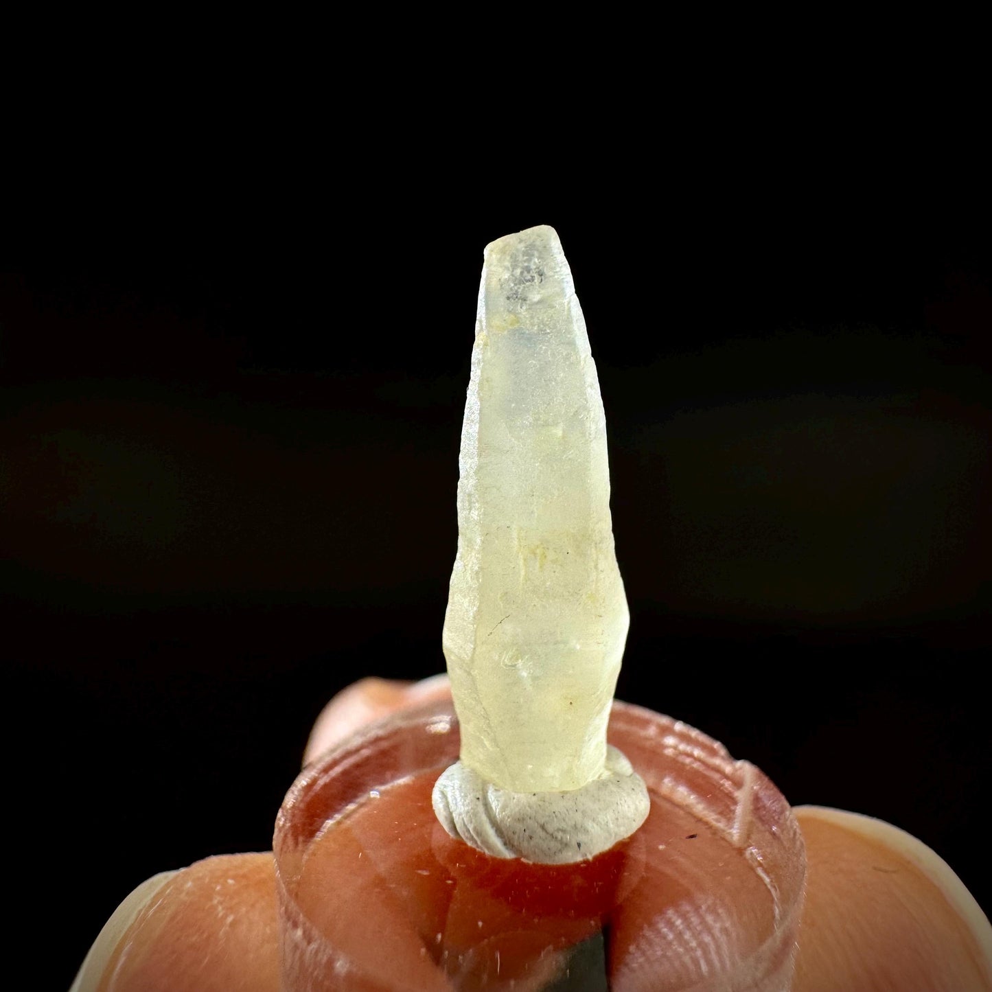 Ceylon Sapphire | natural uncut raw sapphire crystal, mineral specimen from Sri Lanka