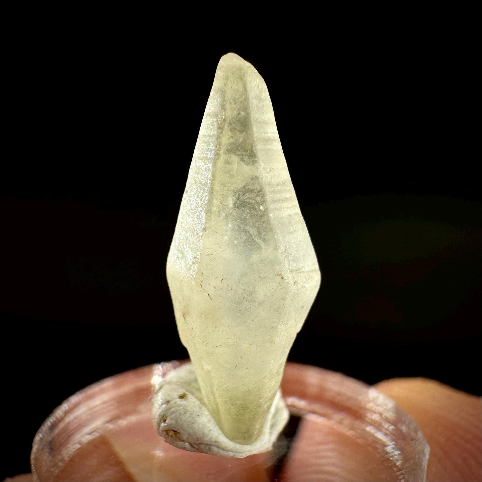 Ceylon Sapphire | natural uncut raw sapphire crystal, mineral specimen from Sri Lanka