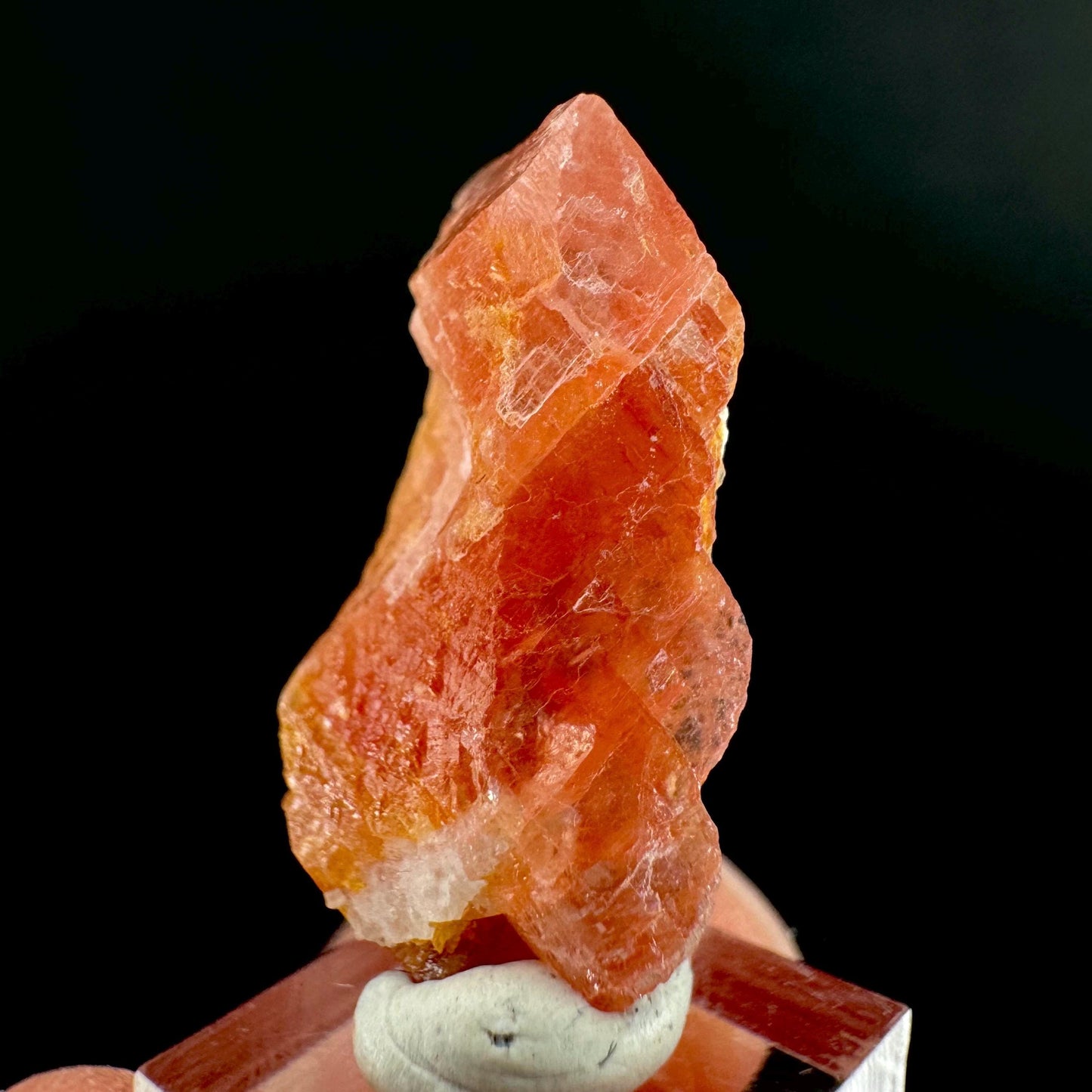 Rhodochrosite | pink crystal, mineral specimen from Pakistan