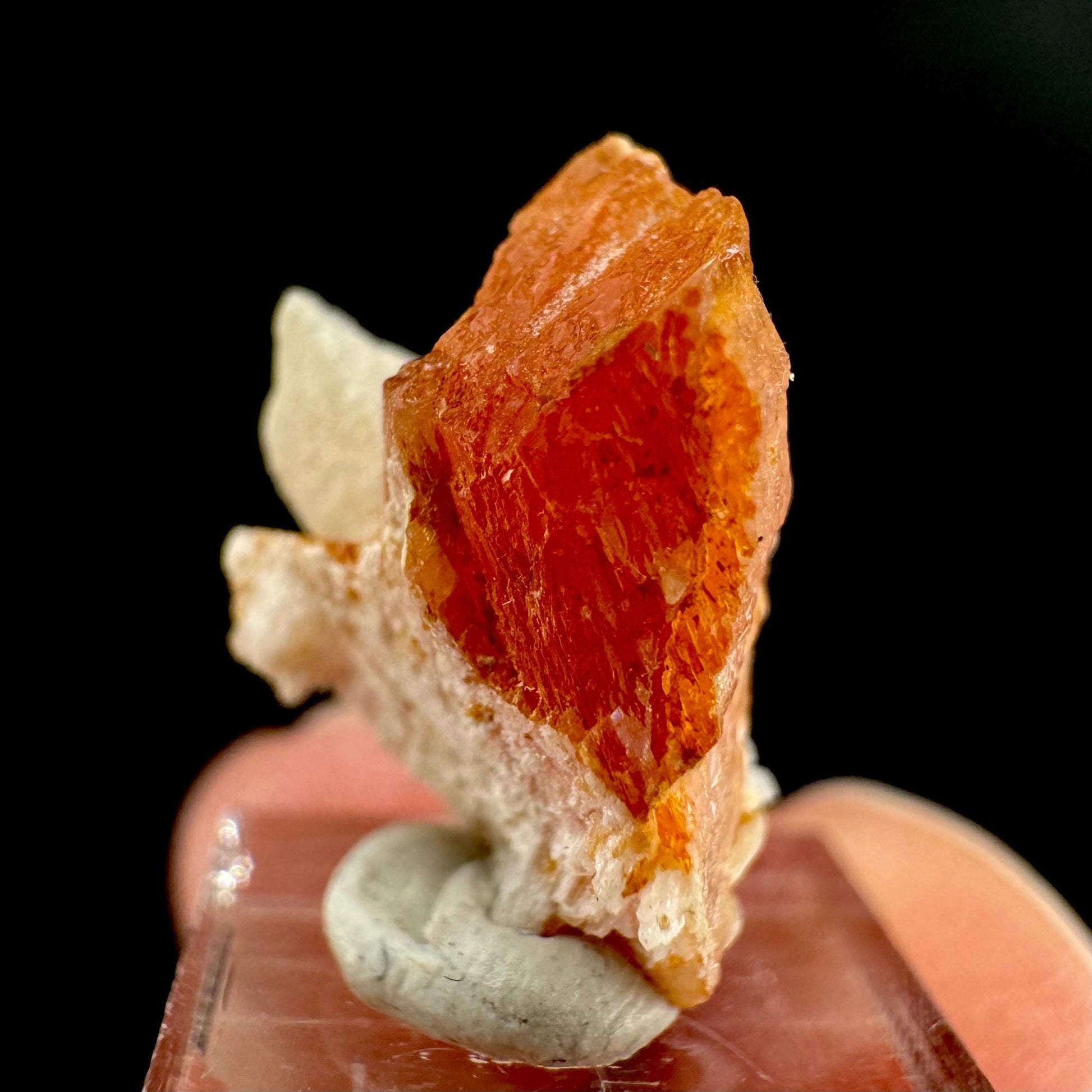 Rhodochrosite | pink crystal, mineral specimen from Pakistan