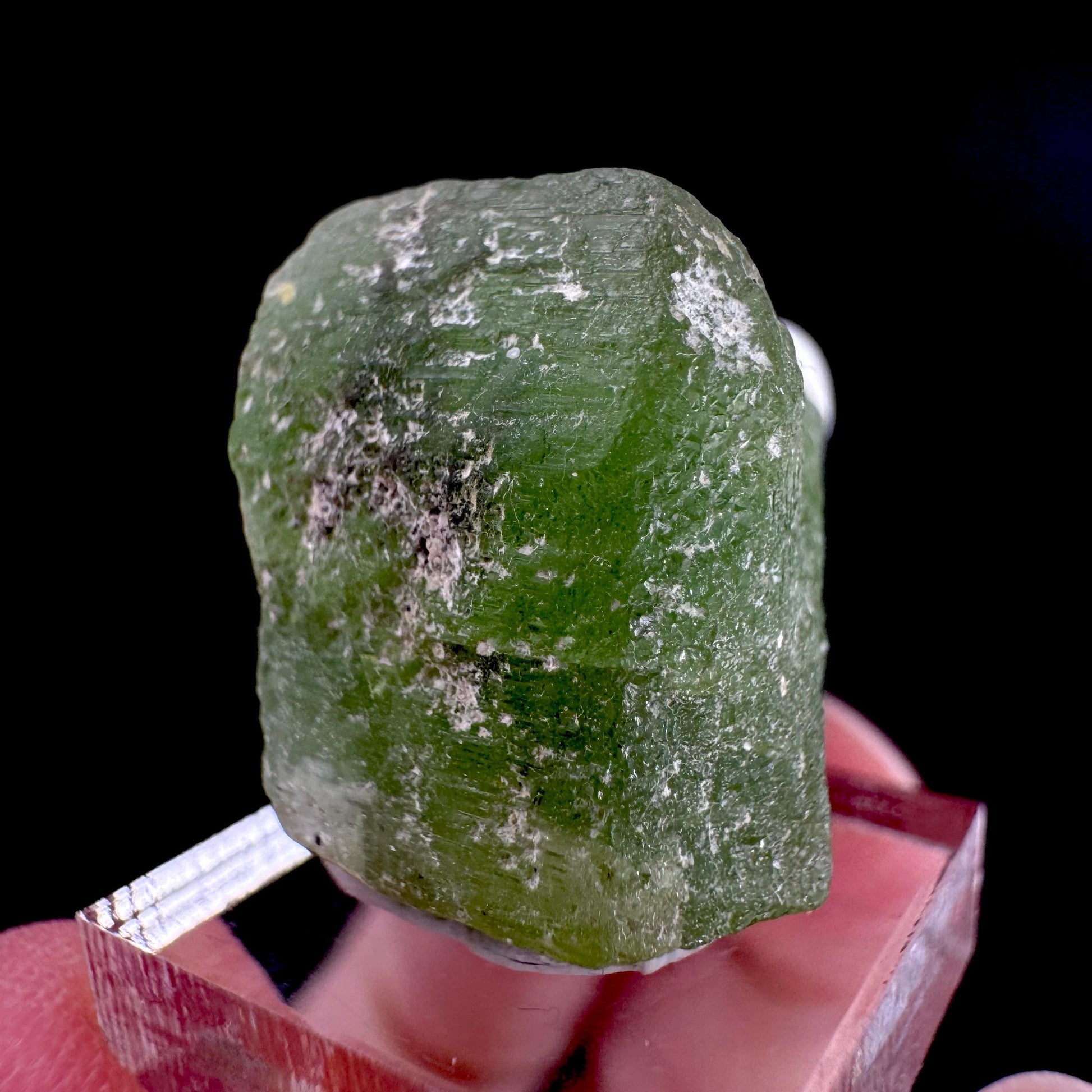 Peridot | natural terminated crystal, mineral specimen from Pakistan