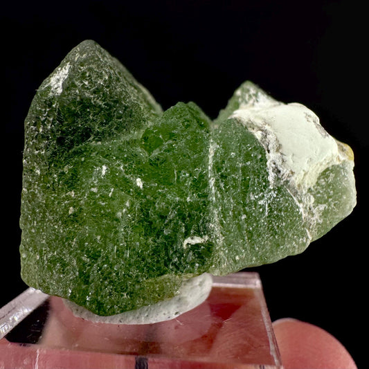 Peridot | natural terminated crystal, mineral specimen from Pakistan