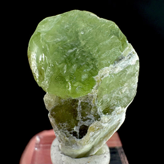 Peridot | natural terminated crystal, mineral specimen from Pakistan