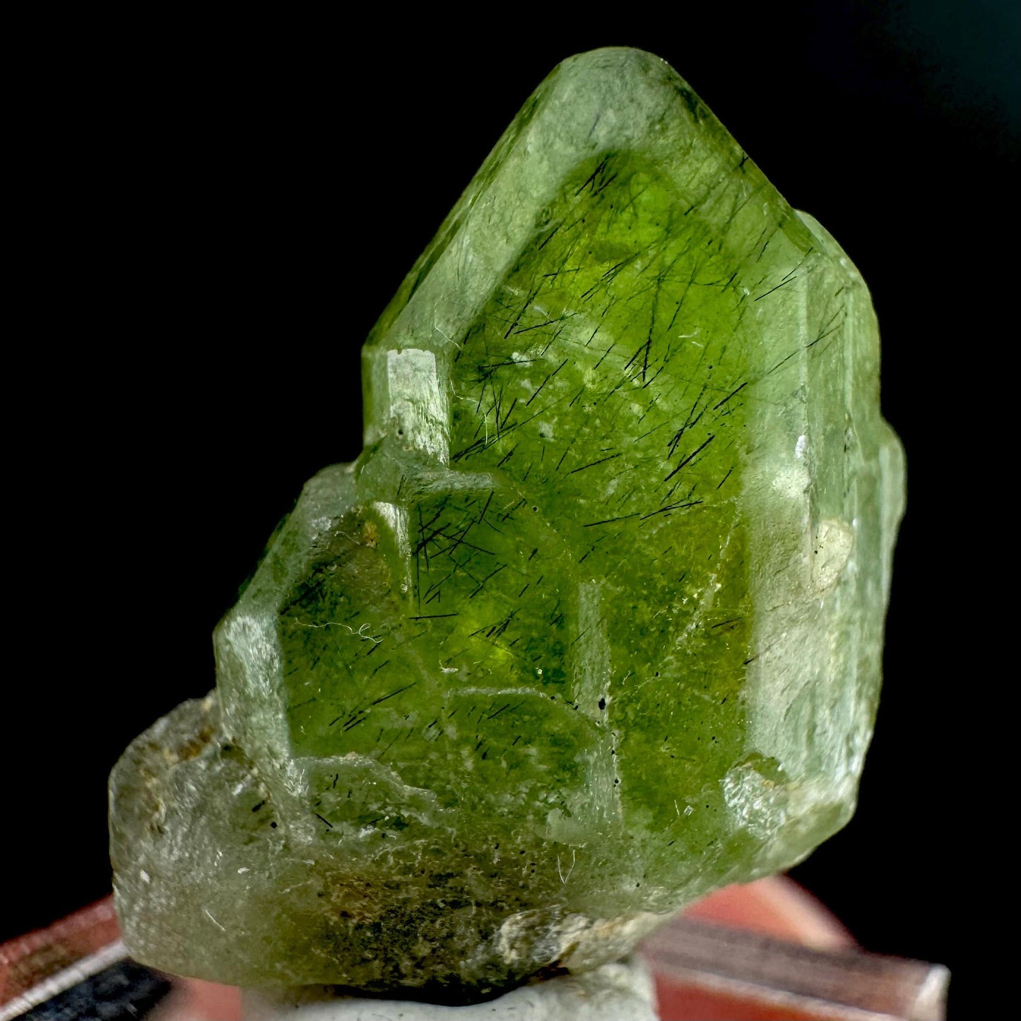 Peridot | natural terminated crystal, mineral specimen from Pakistan