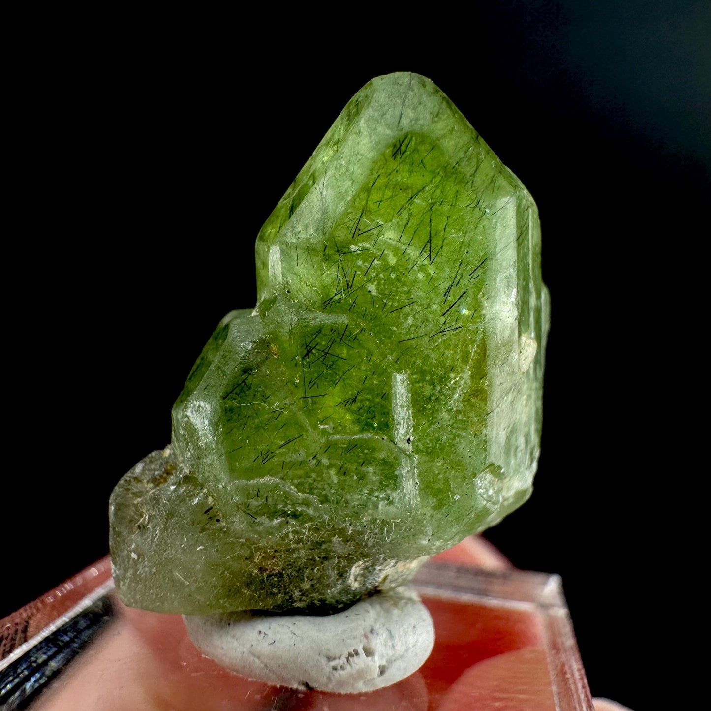 Peridot | natural terminated crystal, mineral specimen from Pakistan