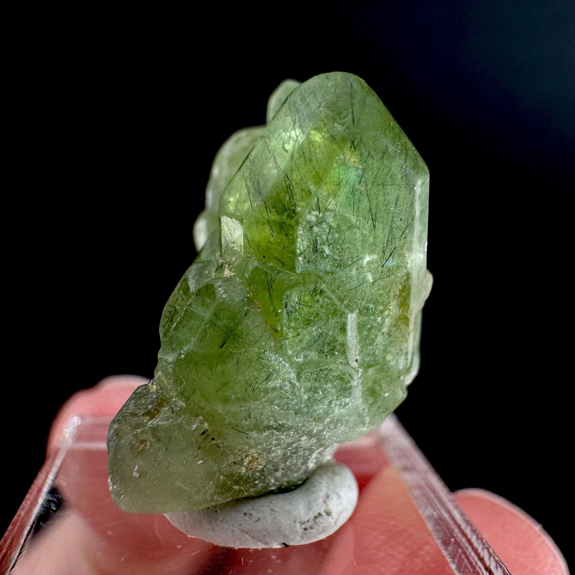 Peridot | natural terminated crystal, mineral specimen from Pakistan
