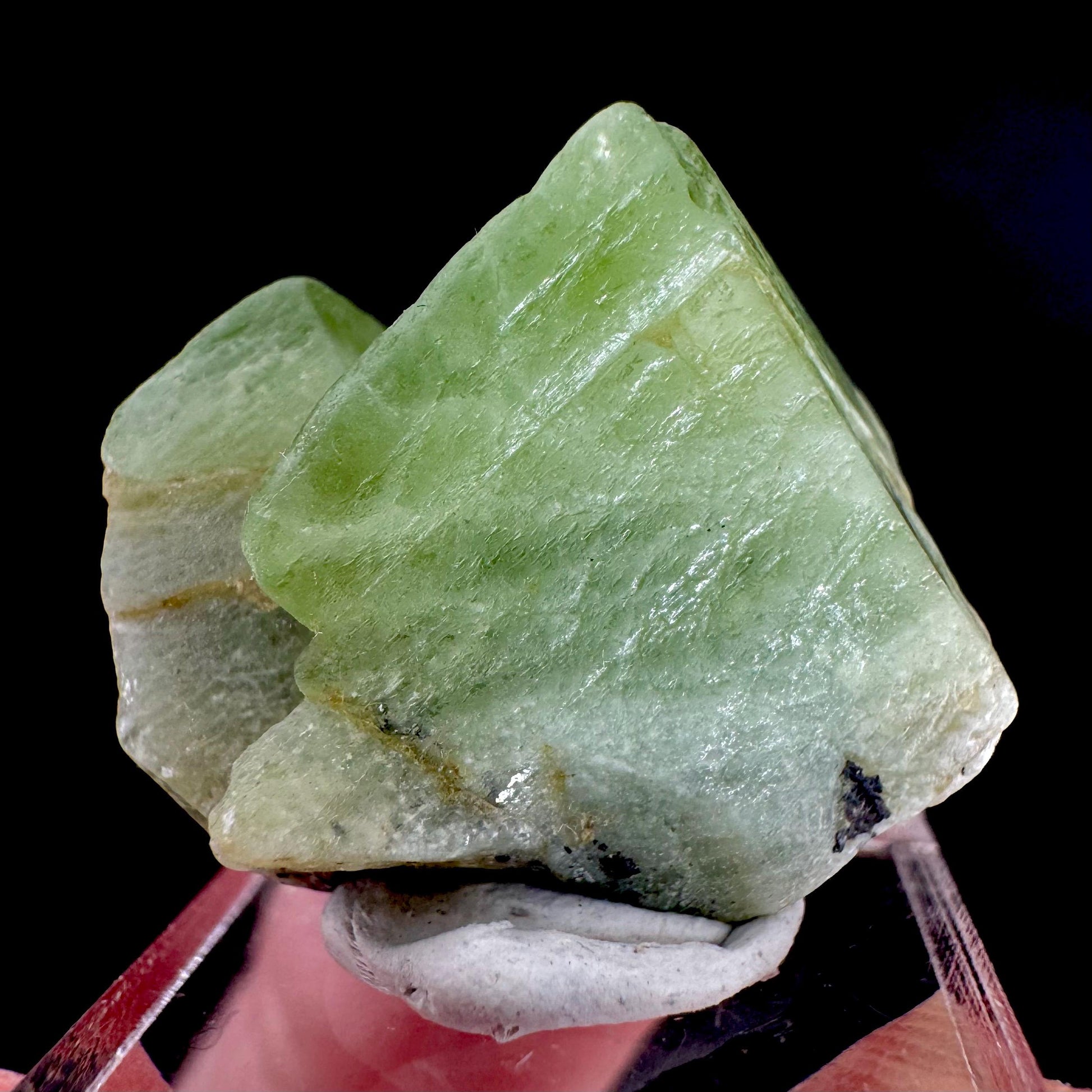 Peridot | natural terminated crystal, mineral specimen from Pakistan
