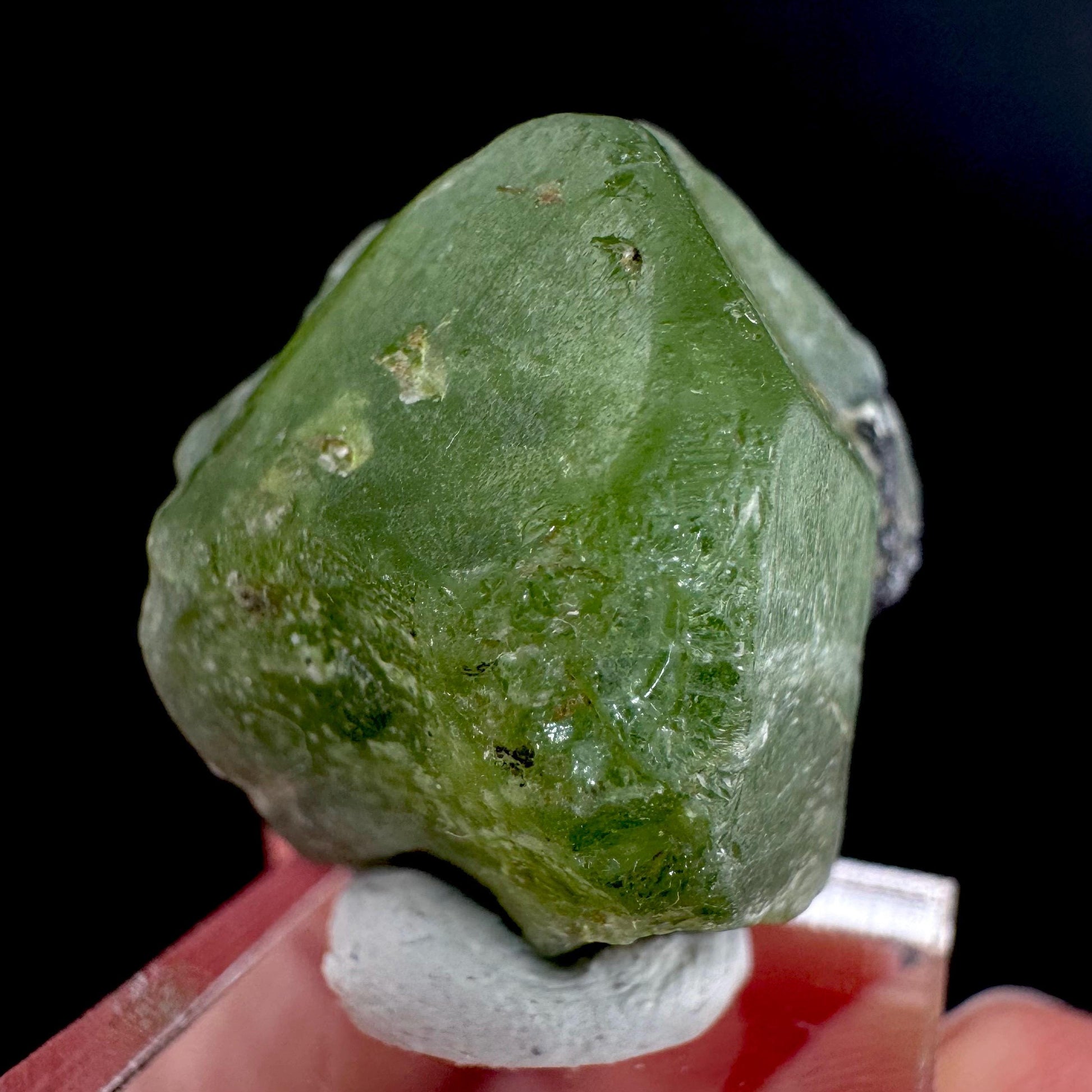 Peridot | natural terminated crystal, mineral specimen from Pakistan
