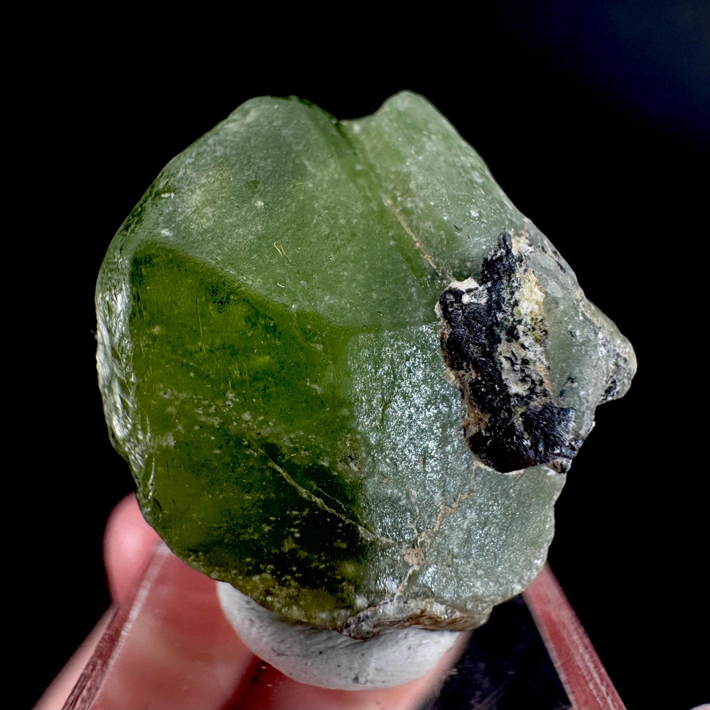 Peridot | natural terminated crystal, mineral specimen from Pakistan