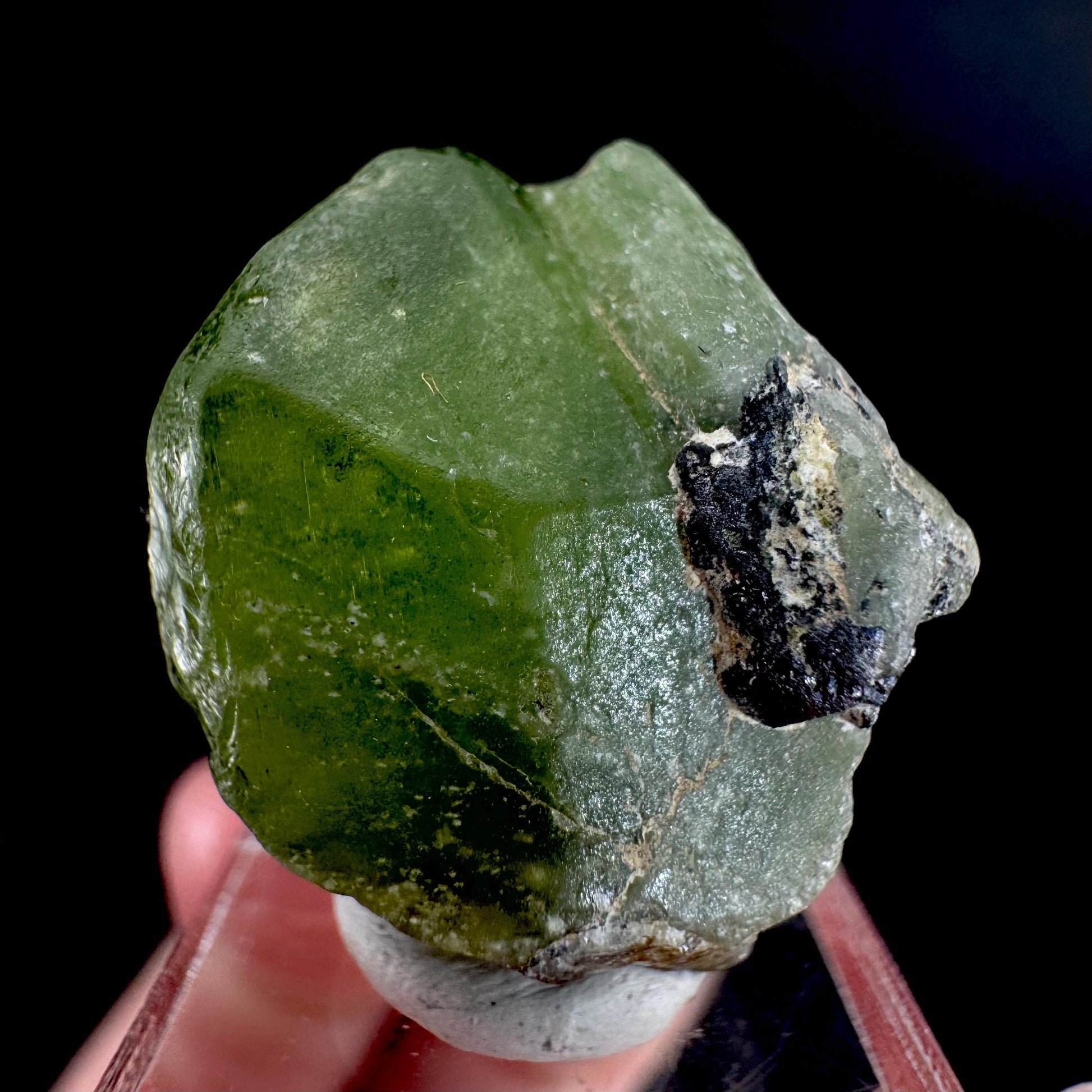 Peridot | natural terminated crystal, mineral specimen from Pakistan