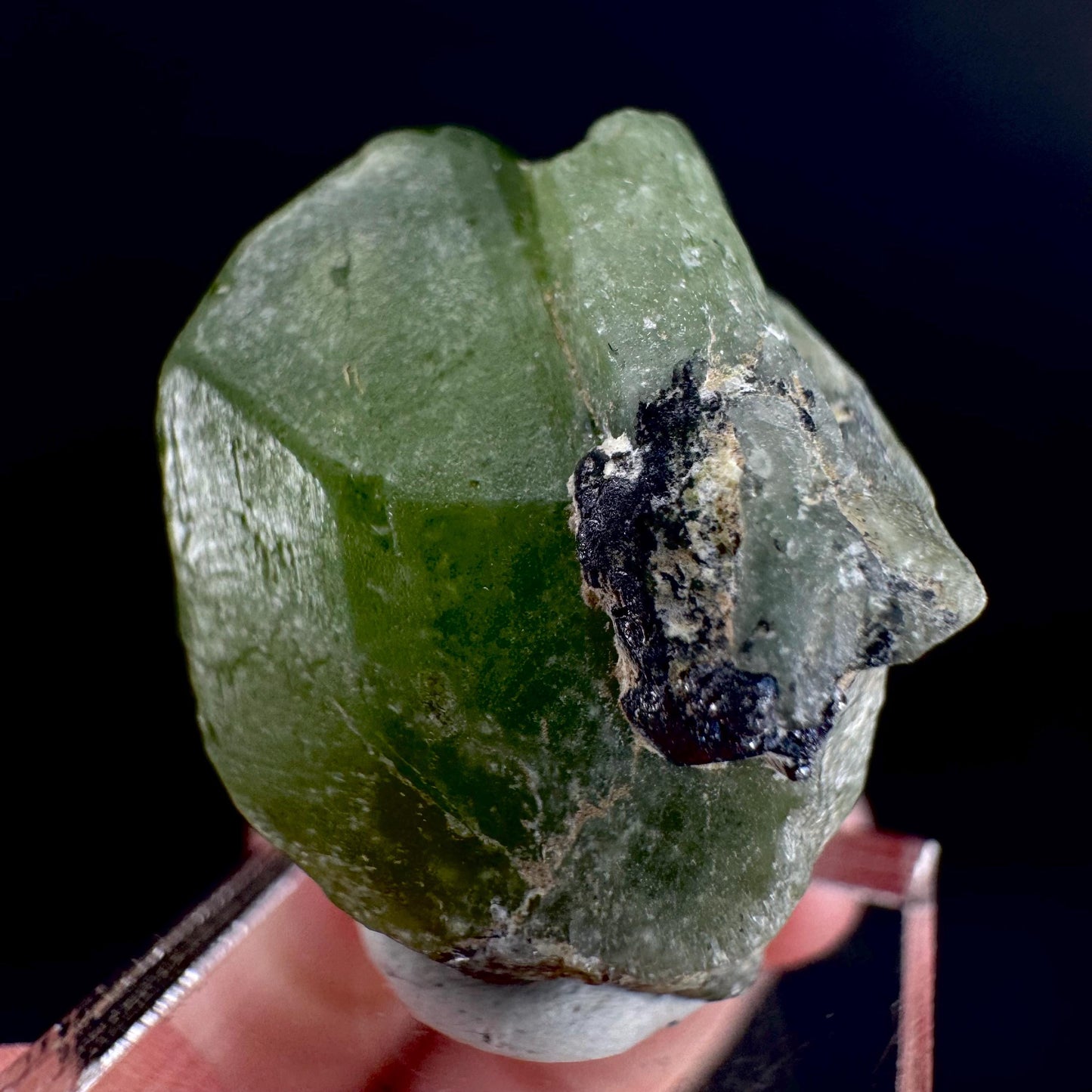 Peridot | natural terminated crystal, mineral specimen from Pakistan