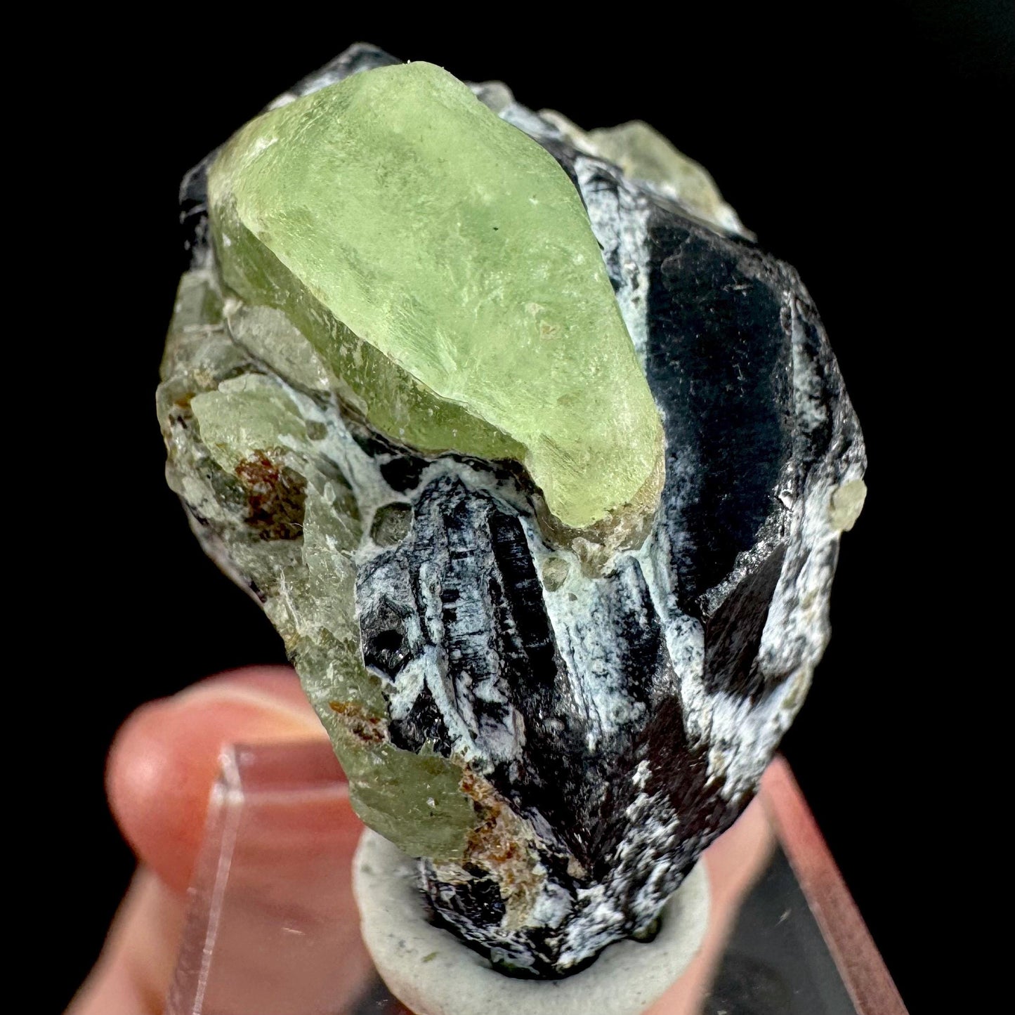 Peridot w/ magnetite | natural terminated crystal, mineral specimen from Pakistan