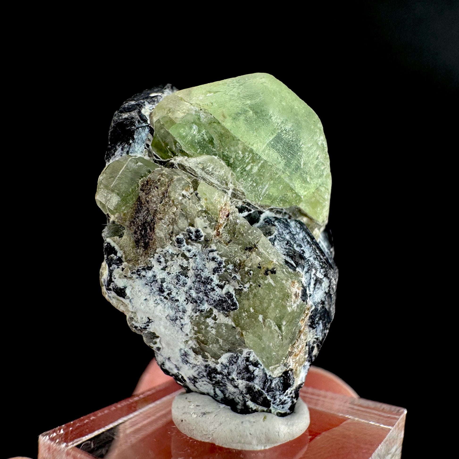 Peridot w/ magnetite | natural terminated crystal, mineral specimen from Pakistan