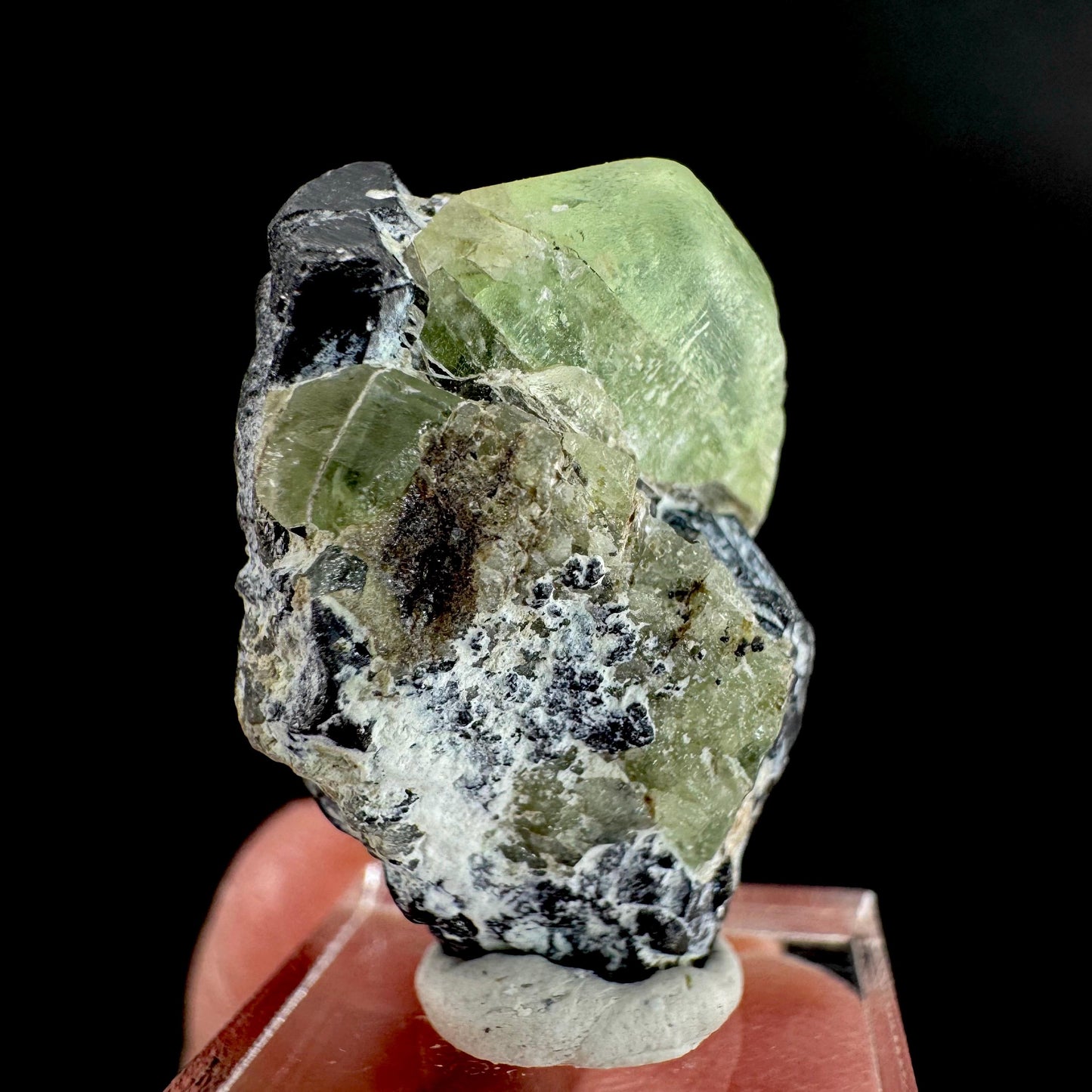 Peridot w/ magnetite | natural terminated crystal, mineral specimen from Pakistan