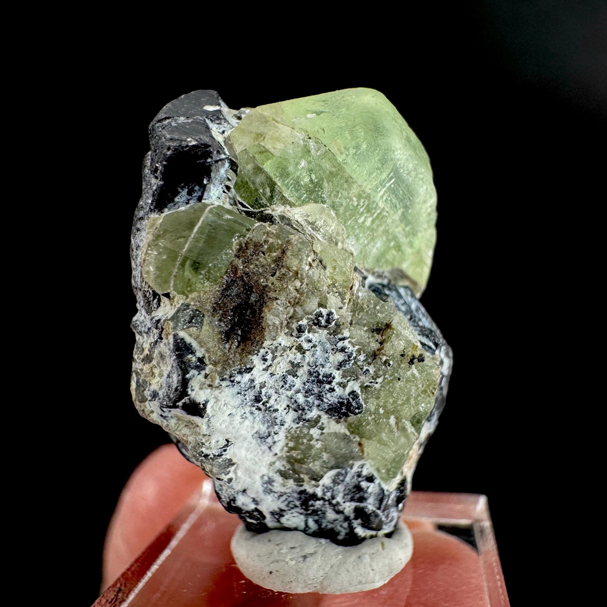 Peridot w/ magnetite | natural terminated crystal, mineral specimen from Pakistan