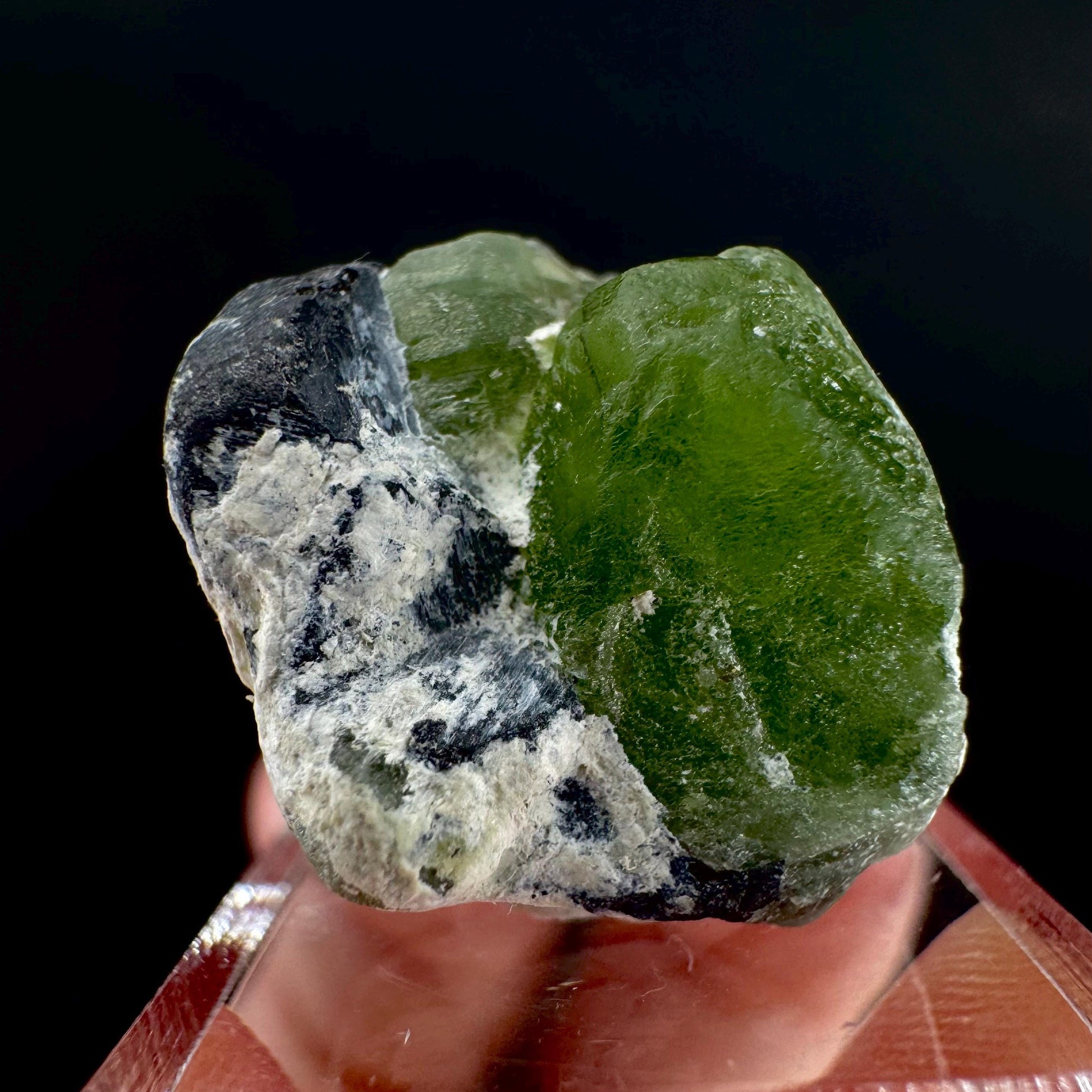 Peridot w/ magnetite | natural terminated crystal, mineral specimen from Pakistan