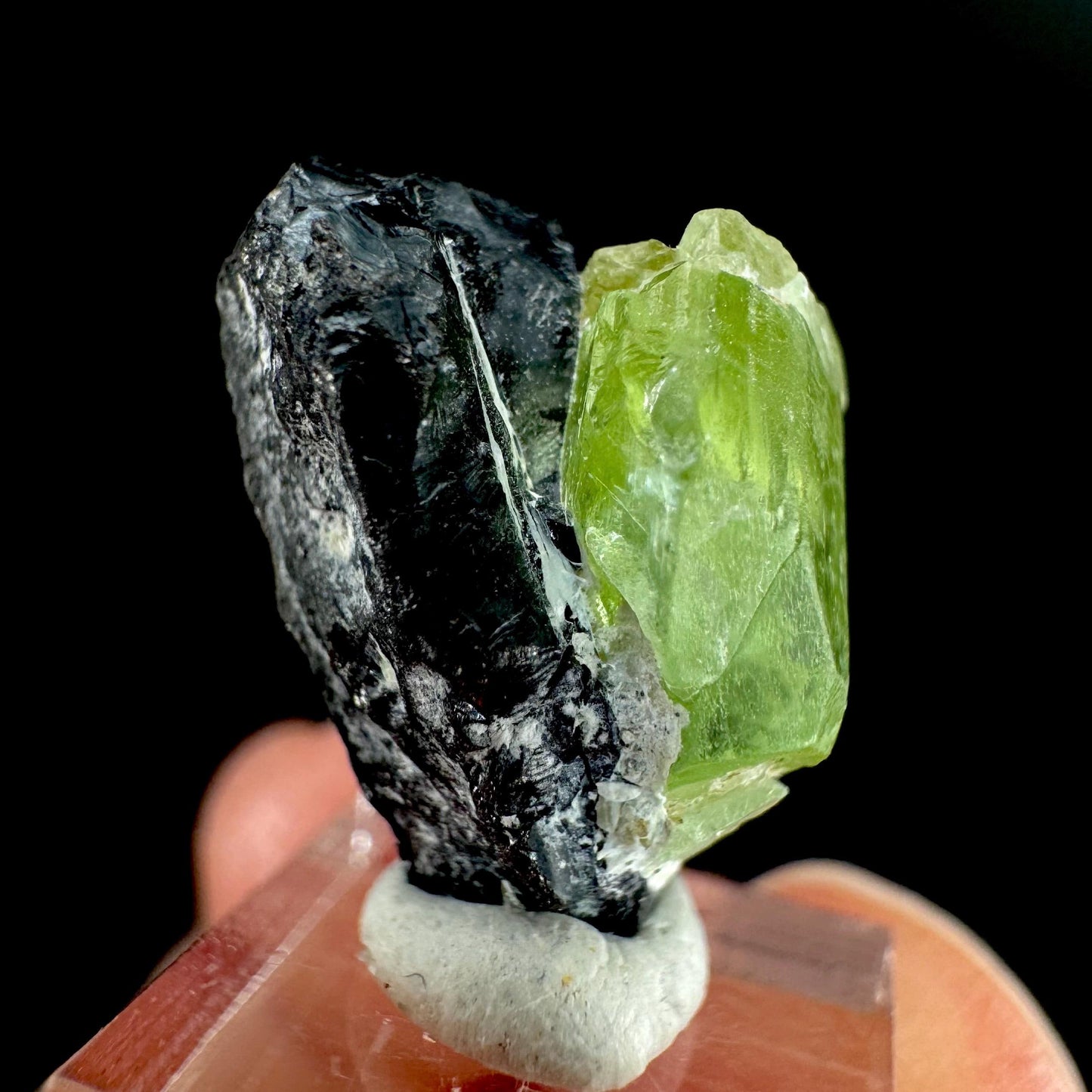 Peridot w/ magnetite | natural terminated crystal, mineral specimen from Pakistan