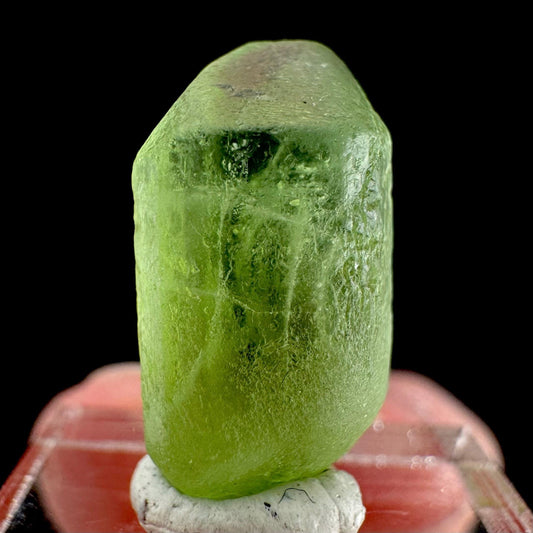 Peridot | natural terminated crystal, mineral specimen from Pakistan
