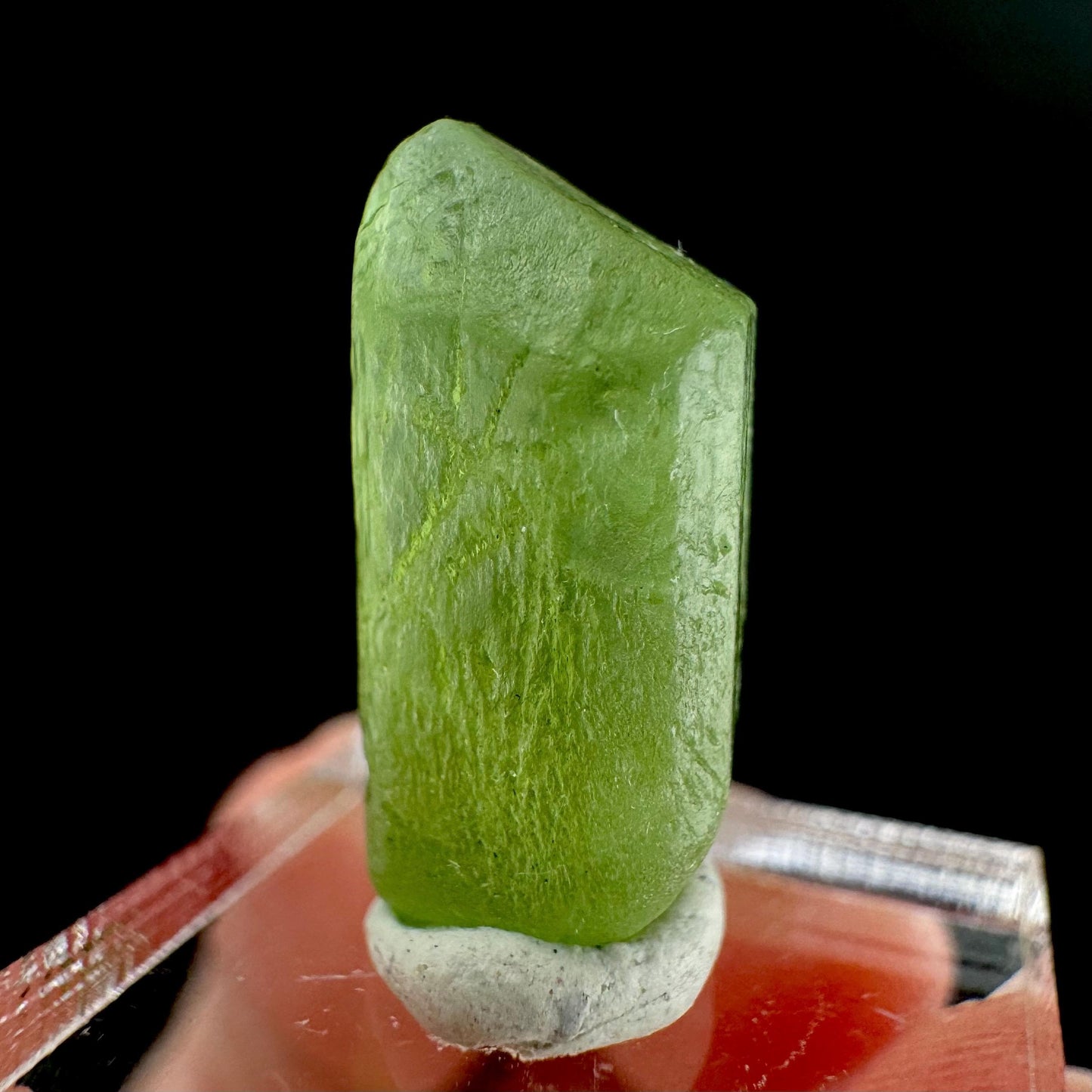 Peridot | natural terminated crystal, mineral specimen from Pakistan