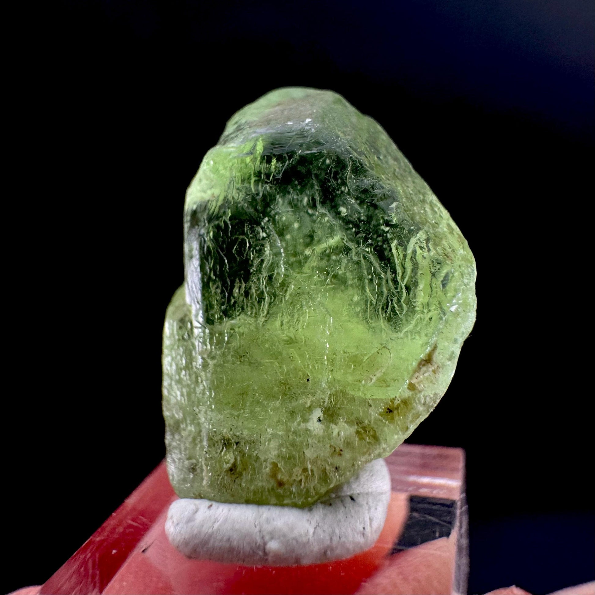 Peridot | natural terminated crystal, mineral specimen from Pakistan