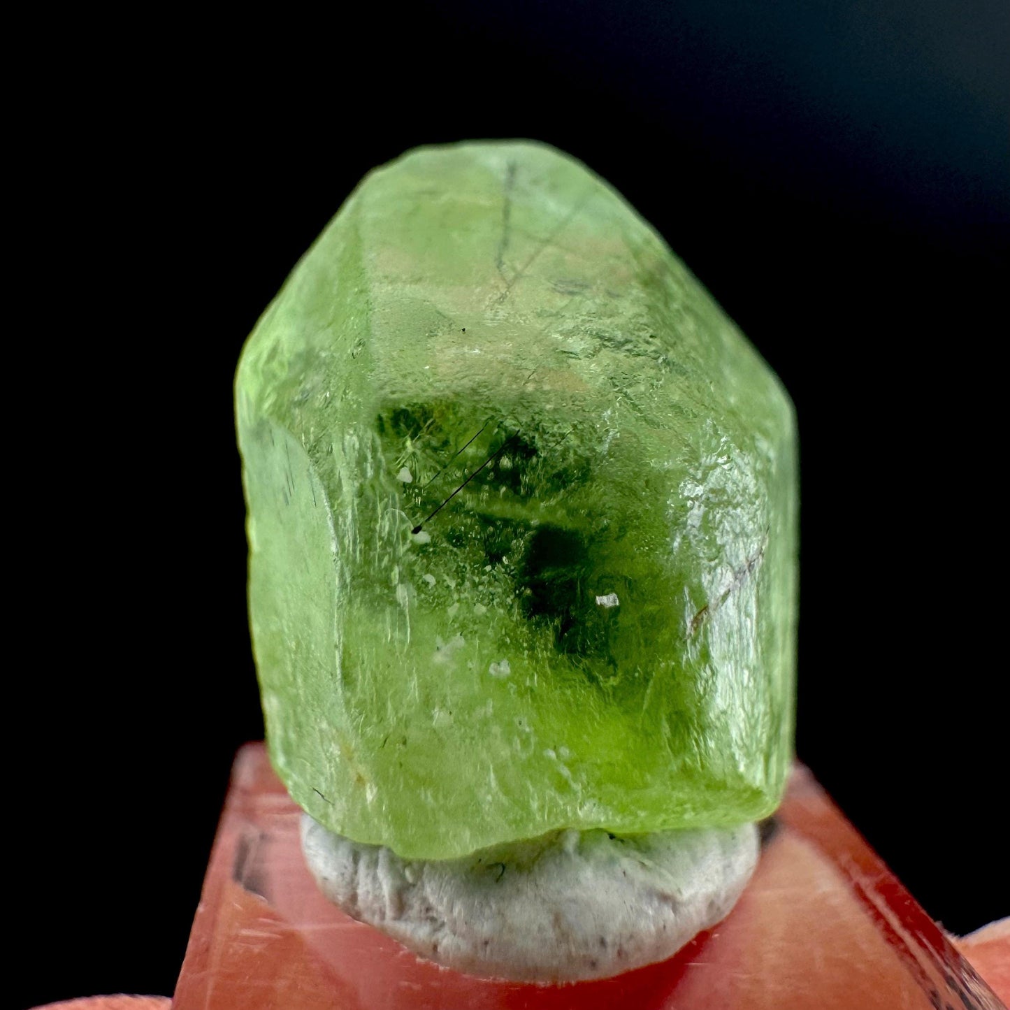 Peridot | natural terminated crystal, mineral specimen from Pakistan