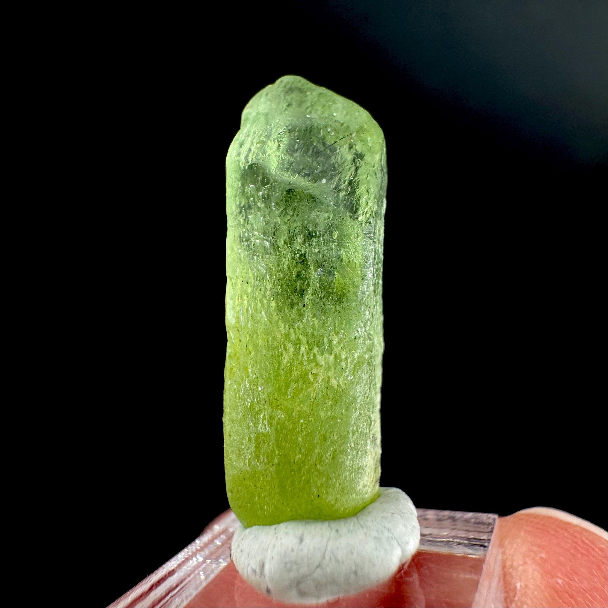 Peridot | natural terminated crystal, mineral specimen from Pakistan