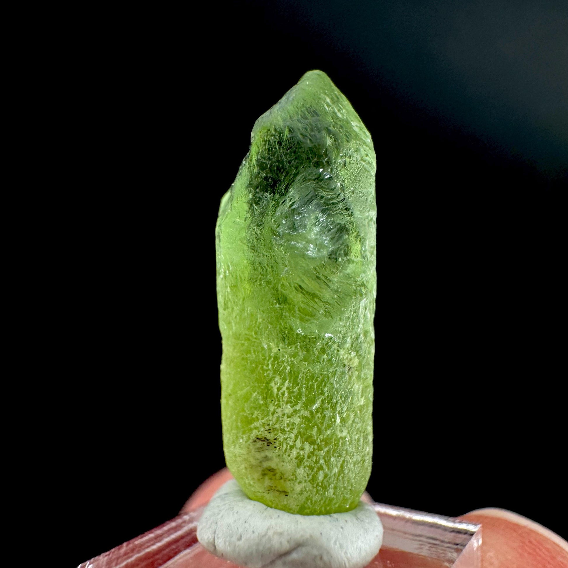 Peridot | natural terminated crystal, mineral specimen from Pakistan